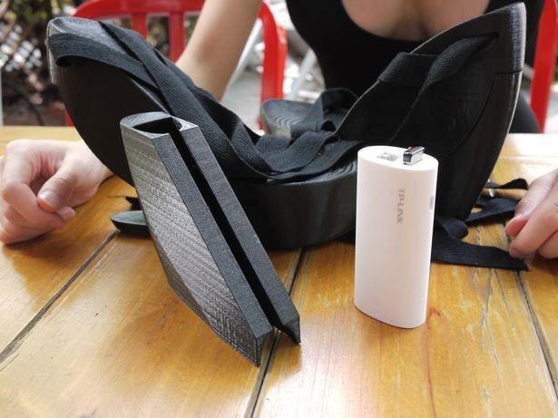 Dia selalu membawa peralatan sebelum melakukan aksinya